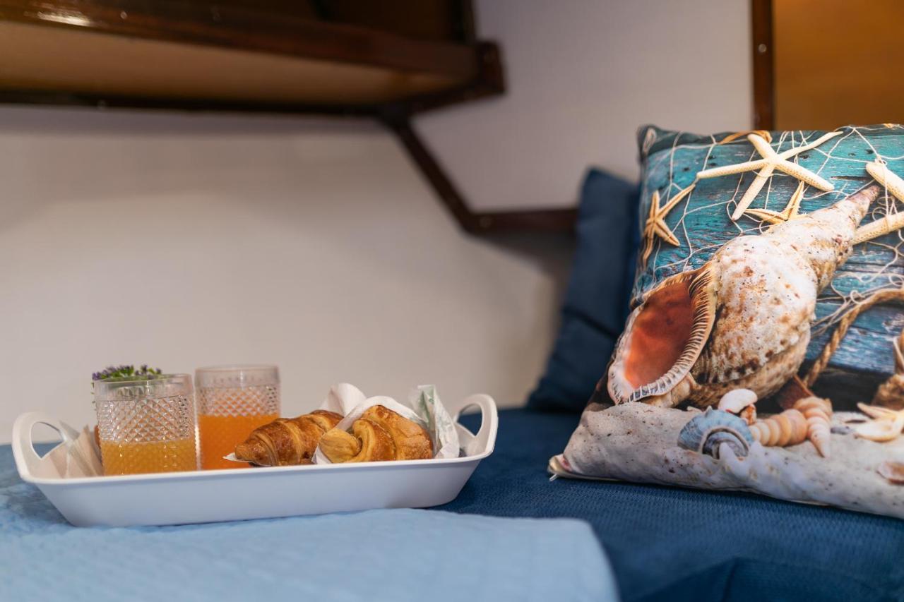 Marta Boat B&B Castelsardo Bagian luar foto